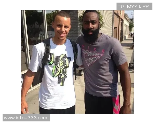 库里赛前幽默互动哈登称我们还在打呢展现友谊与竞技精神