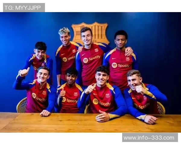 老友重聚感人瞬间佩尼亚福特赛后与巴萨昔日队友深情拥抱