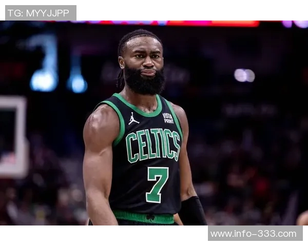 杰伦布朗高效表现三分球火力全开助力球队获胜 杰伦布朗高效表现三分球火力全开助力球队获胜